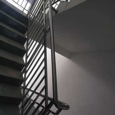 不锈钢楼梯制作安装